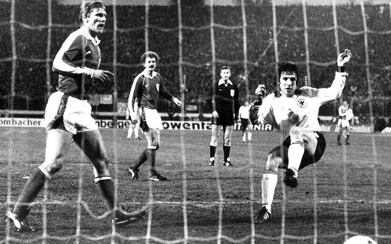 29. April 1981: Österreich verliert mit Roland Hattenberger gegen Deutschland mit 0:2. Die Treffer in Hamburg erzielten Krauss (Eigentor) und Klaus Fischer